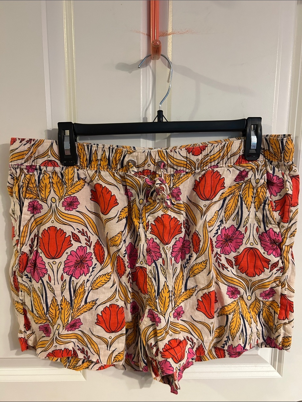 Rachel Zoe Cream Floral Pull-On Shorts with Red & Pink Blooms